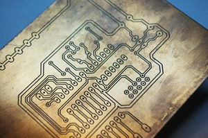 Platine mit CNC-Fräse hergestellt